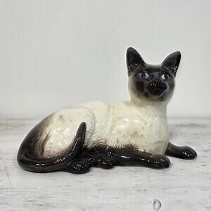 Beswick England Ceramic Siamese Cat # 1559 Figurine 7.25 x 4.50 inches
